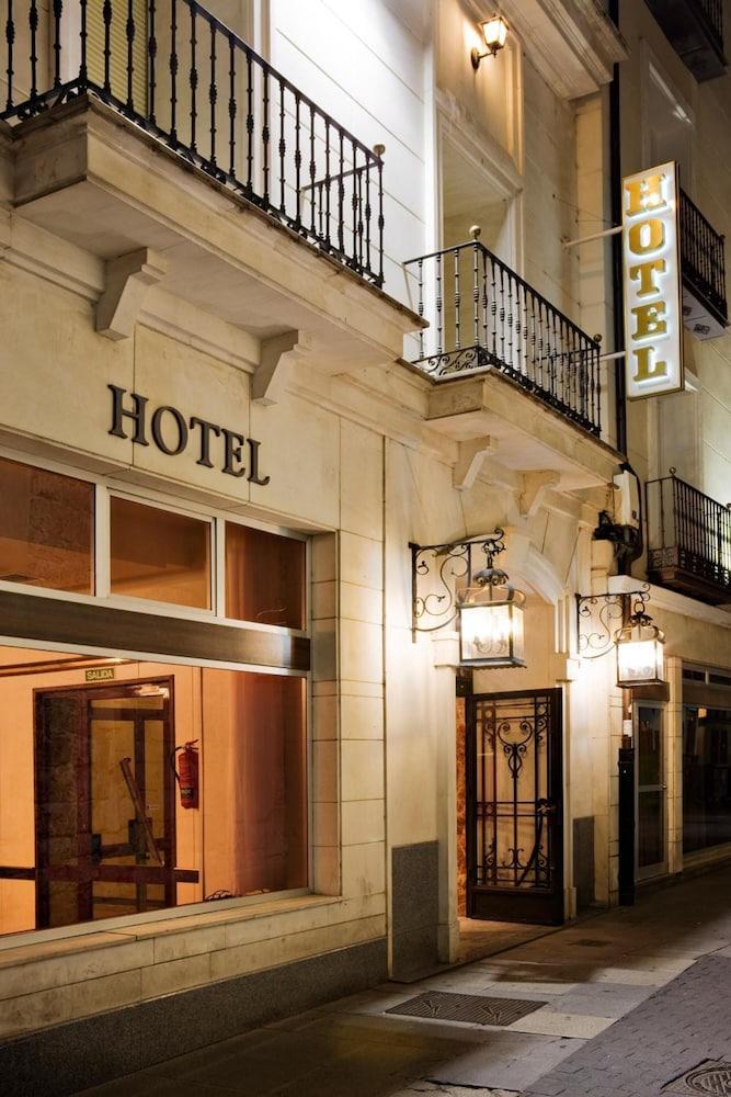 Hotel Roma Валадоид Екстериор снимка