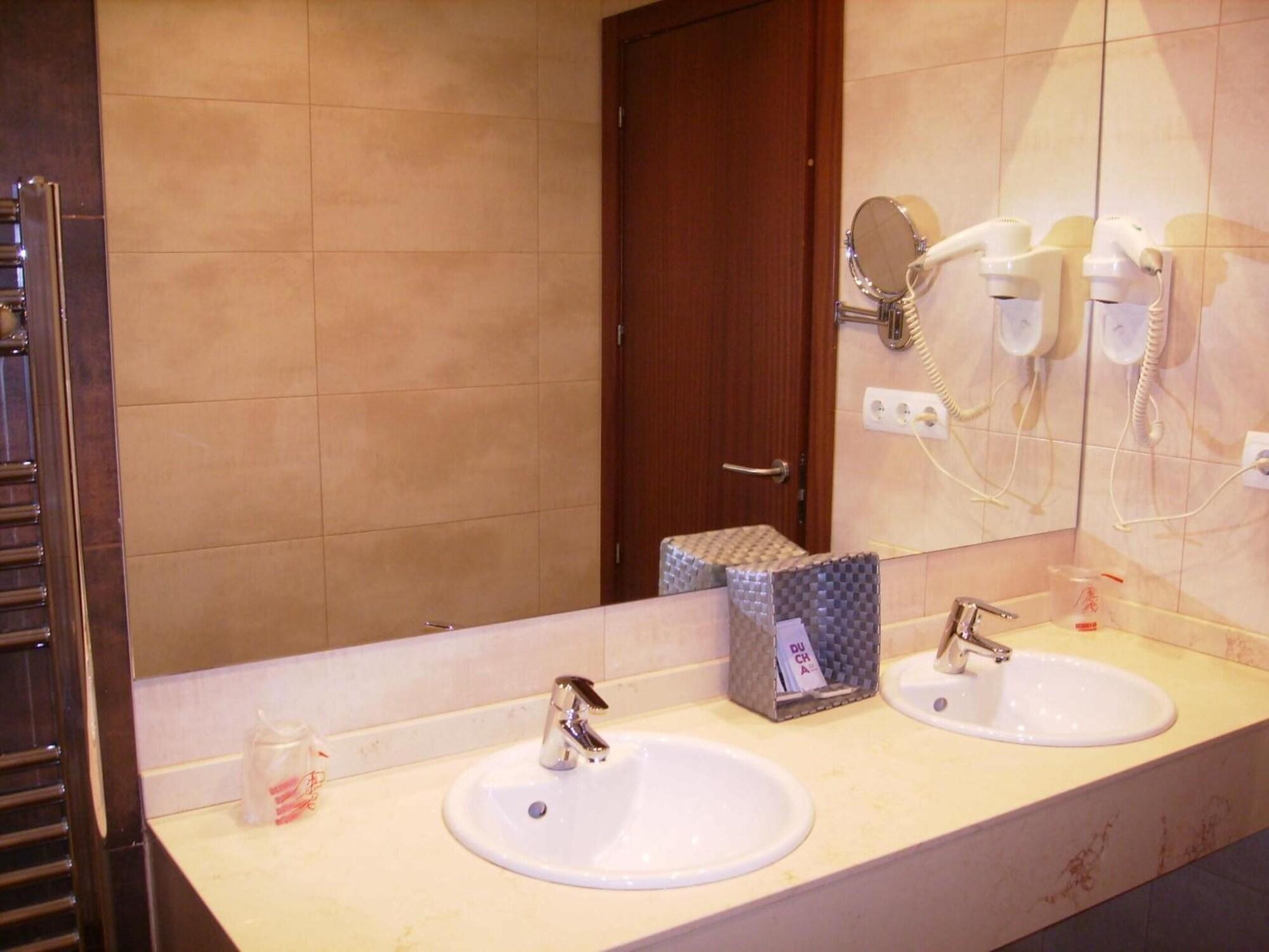 Hotel Roma Валадоид Екстериор снимка