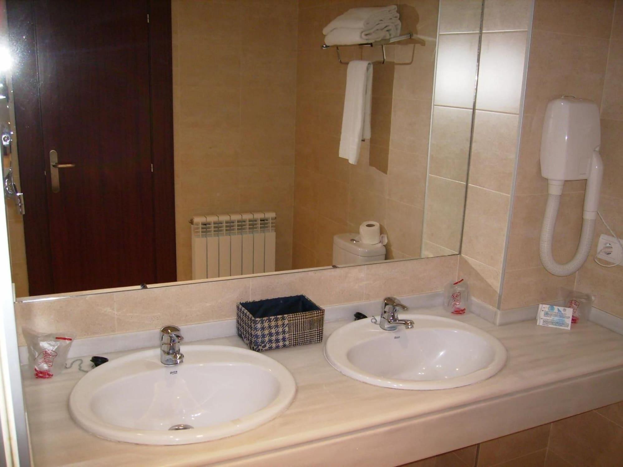 Hotel Roma Валадоид Екстериор снимка