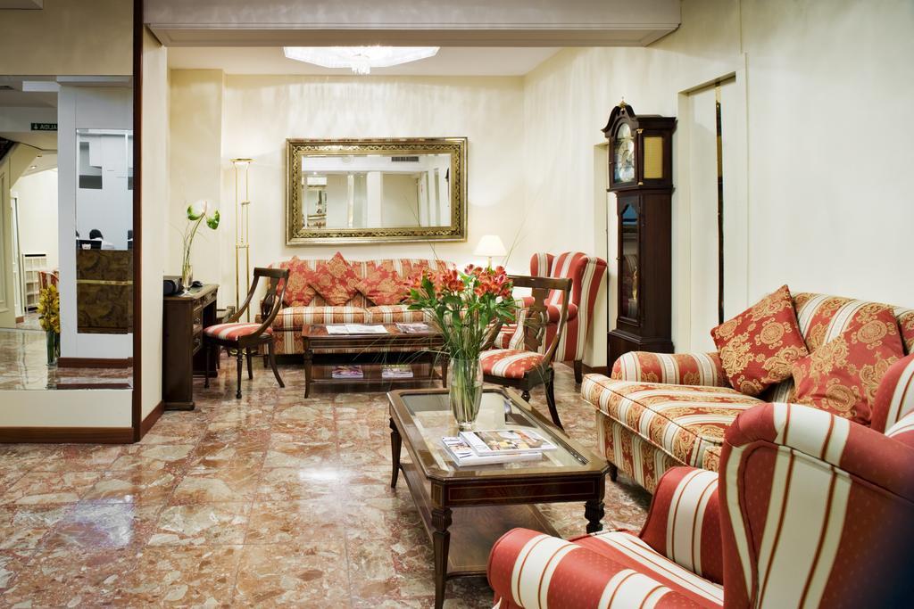 Hotel Roma Валадоид Екстериор снимка