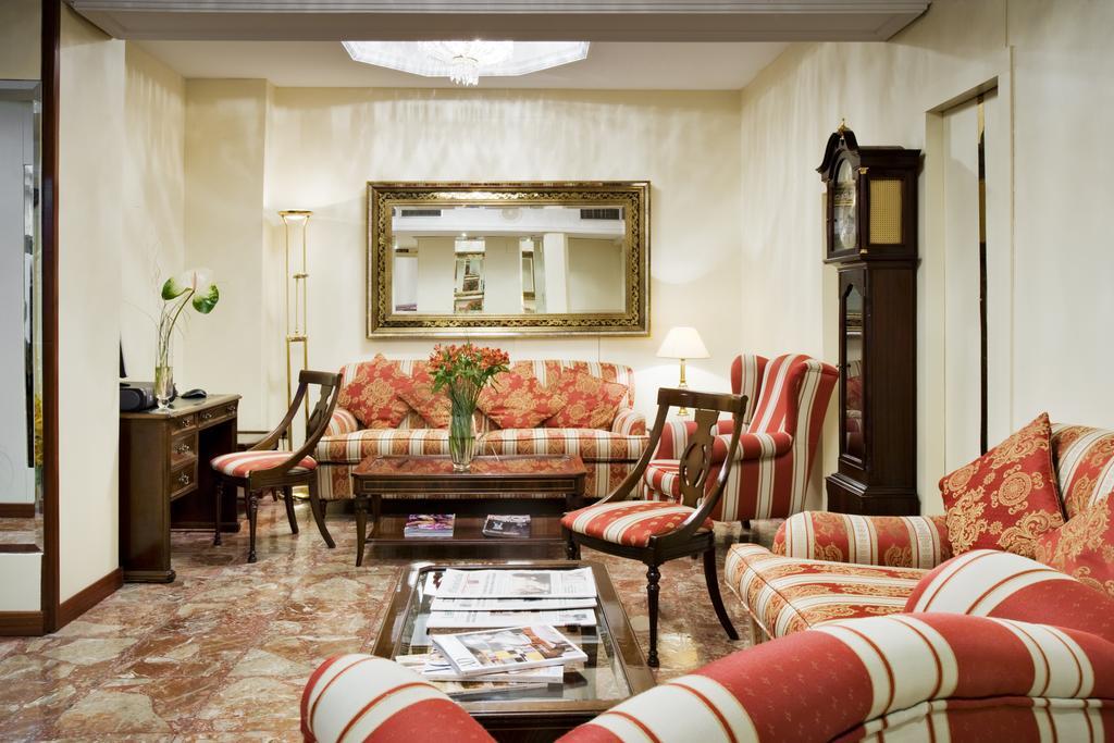 Hotel Roma Валадоид Екстериор снимка