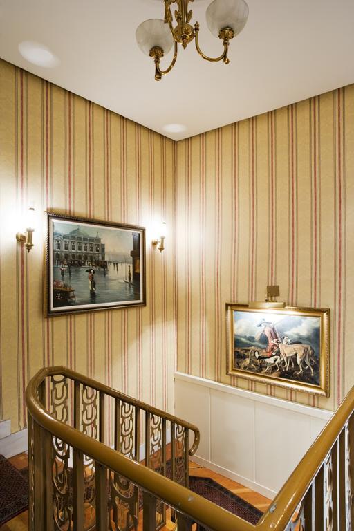 Hotel Roma Валадоид Екстериор снимка