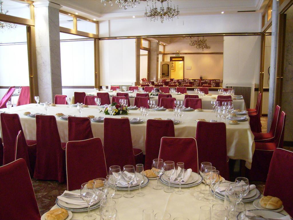 Hotel Roma Валадоид Екстериор снимка