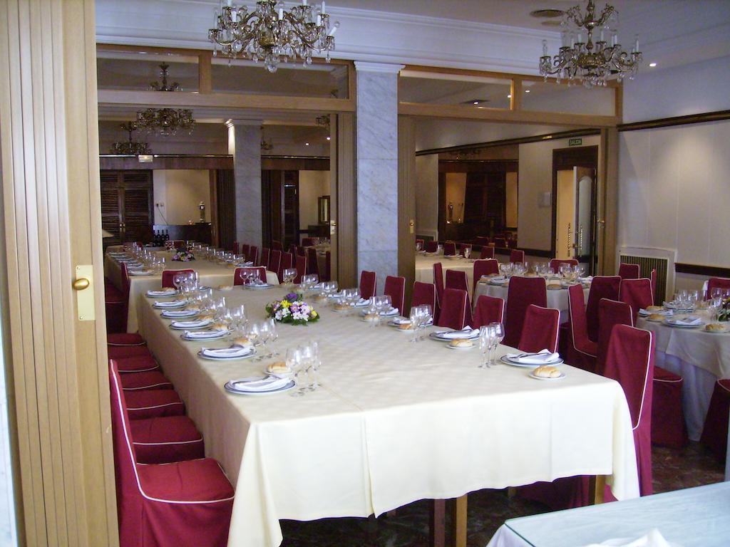 Hotel Roma Валадоид Екстериор снимка