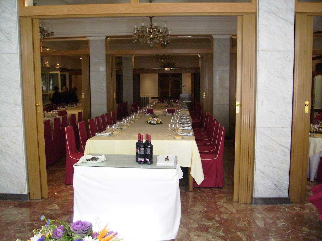Hotel Roma Валадоид Екстериор снимка
