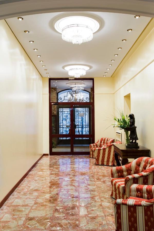 Hotel Roma Валадоид Екстериор снимка